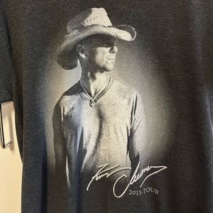 Kenny Chesney the big revival tour 2015 T-shirt. Black size small.